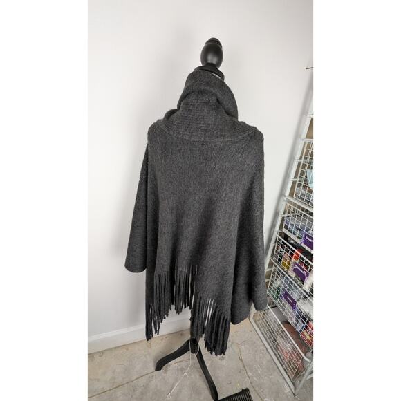 Do everything for love Poncho Cozy fringed Grey/charcoal 100% Acrylic One size - Picture 9 of 10